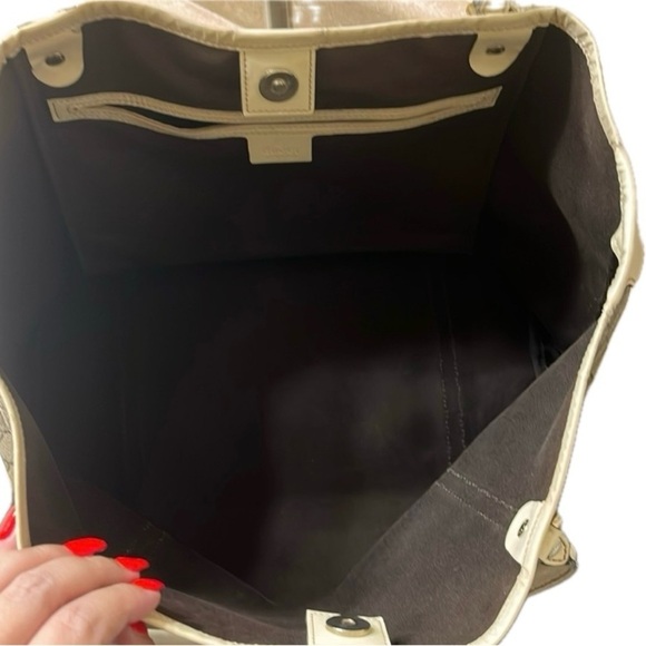 GUCCI Supreme GG Plus Monogram Large Joy Tote, Cream & Brown - Picture 10 of 12